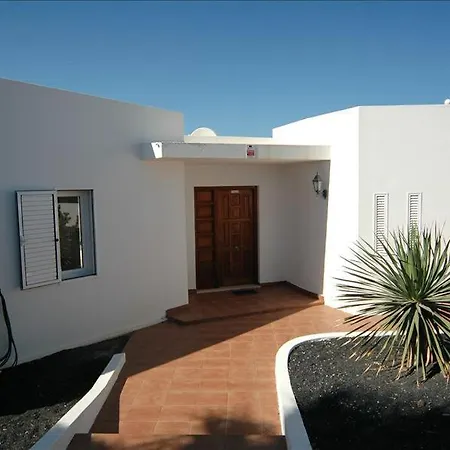 In Puerto Del Carmen Sleeps 6 Includes Swimming Pool Villa