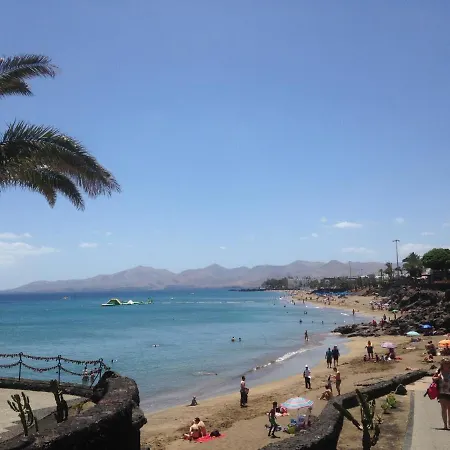 In Puerto Del Carmen Sleeps 6 Includes Swimming Pool Vila